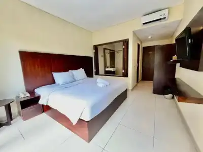 Suris Boutique - 1