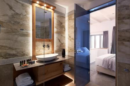 EmGard Suites - 107