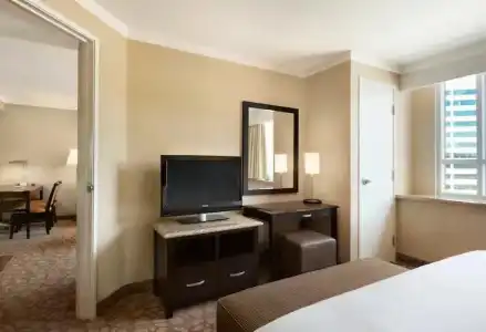 Embassy Suites Los Angeles - Glendale - 30