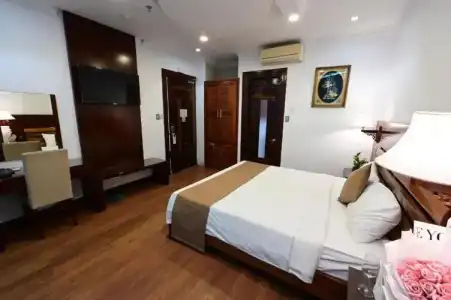 Adina - 102