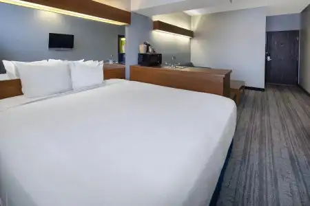 Baymont by Wyndham Las Vegas South Strip - 29