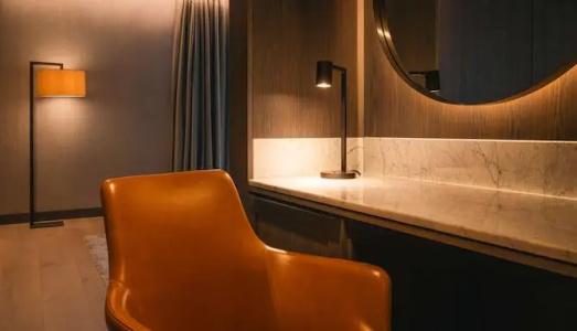 Radisson Blu Royal, - 31