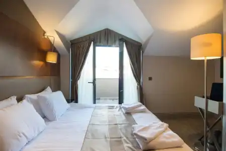 GK Regency Suites - 31