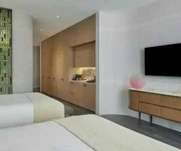 SLS LUX Brickell - 37