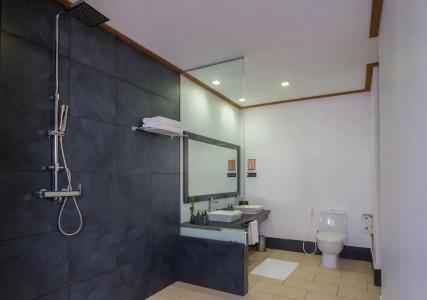 Vilamendhoo Island Resort & Spa - 13