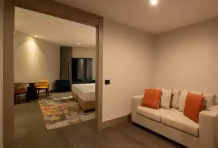 Hilton Mall Of - 91