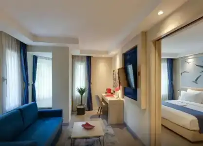 Ramada by Wyndham Old City - 74