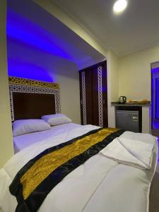 Pyramids Height Inn - 4