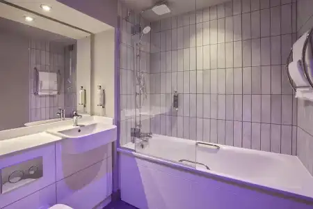 Premier Inn London Fulham - 28