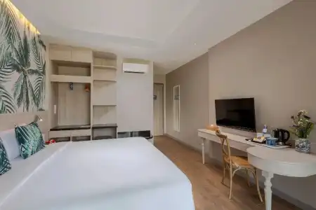 Sawaddi Patong Resort & Spa by Tolani - 105