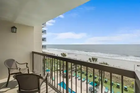 North Shore Oceanfront Resort with Waterpark - 17