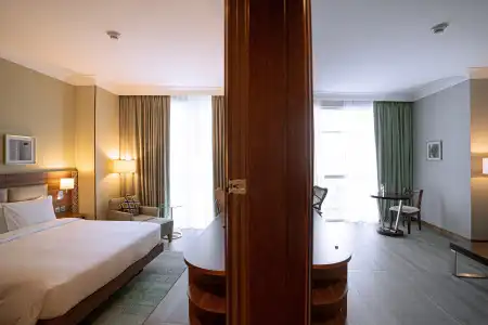 Hilton Garden Inn Dubai Al Muraqabat - Deira - 4