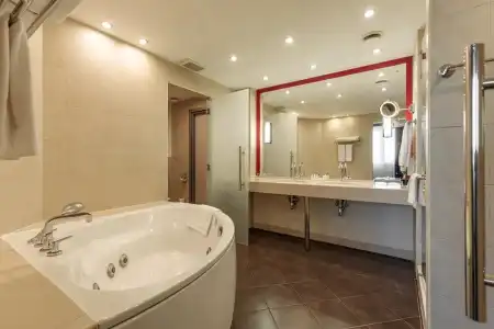 Ramada By Wyndham Yekaterinburg & Spa - 140
