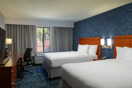Courtyard by Marriott Old Town - 7