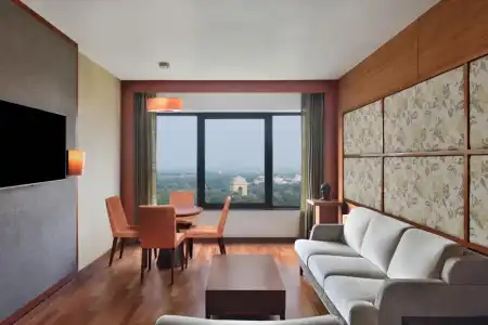 Le Meridien New Delhi - 17