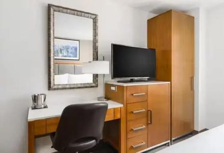 Doubletree Chelsea - 18