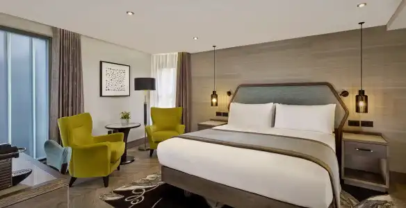 DoubleTree by Hilton London West End - 1