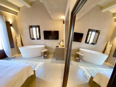 Casa Nostra Luxury Suites - 54