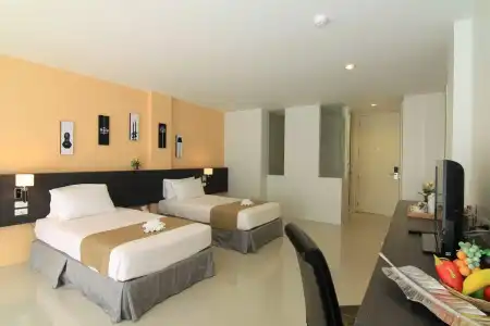 The Lantern Resorts Patong - 59
