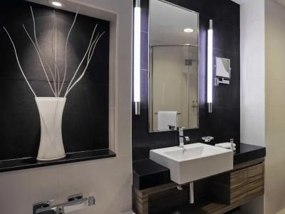 Pullman Dubai Jumeirah Lakes Towers - & Residence - 65