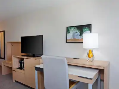 Holiday Inn Los Angeles - LAX Airport by IHG - 41