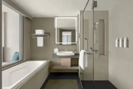 Courtyard by Marriott Bangkok Sukhumvit 20 - 86