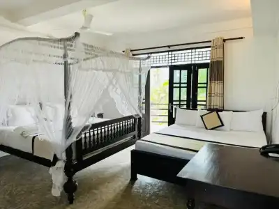 Mirissa Gate - 10