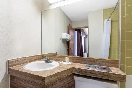 Ramada by Wyndham Reno and Casino - 14