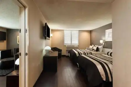 Ramada Plaza by Wyndham West Hollywood & Suites - 17