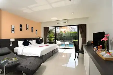The Lantern Resorts Patong - 45