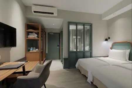 The Jesselton - 72