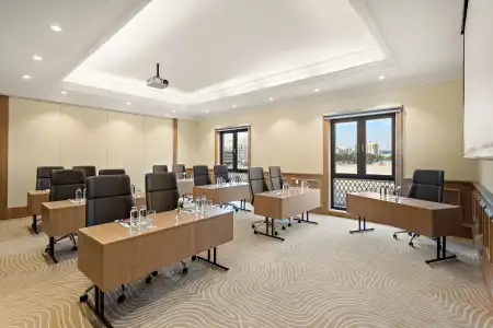 Mövenpick & Apartments Bur Dubai - 22