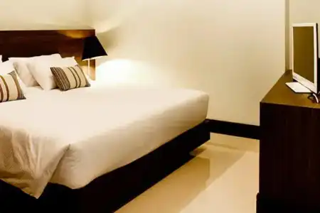 Crystal Suites Suvarnabhumi Airport - 42