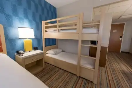 Howard Johnson by Wyndham Anaheim and Water Playground - 65