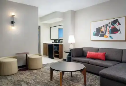 Embassy Suites Lincoln - 73