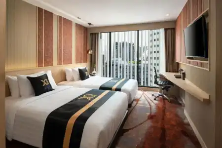 Eleven Bangkok - 8