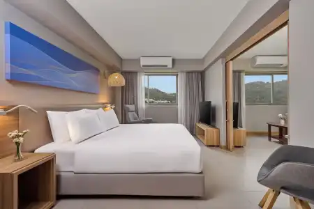 Mercure Phuket Patong Journeyhub - 1