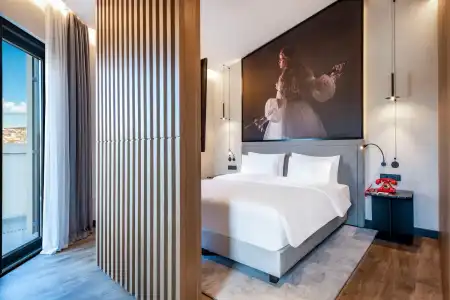 Radisson Red - 38