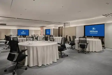 Hilton Singapore Orchard - 18