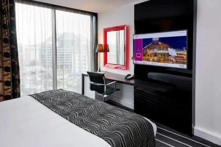 Crowne Plaza Manchester City Centre by IHG - 14