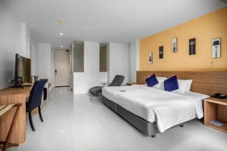 The Lantern Resorts Patong - 47
