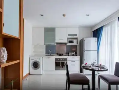 Adelphi Grande Sukhumvit - 60
