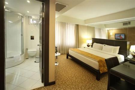 Cartoon Residence - Adults Only - 12