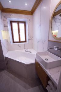 Ambra Cortina Luxury & Fashion Boutique - 59