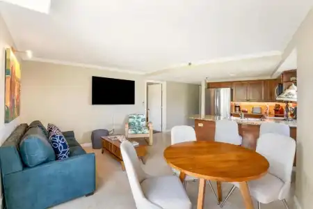 Luana Waikiki & Suites - 9