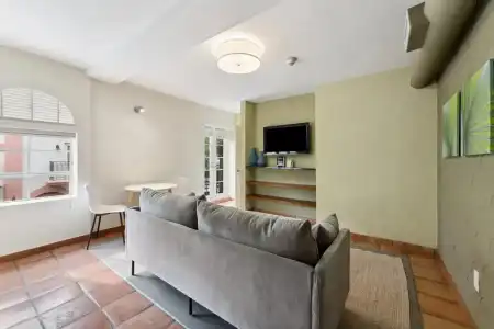 Kasa El Paseo Miami Beach - 54