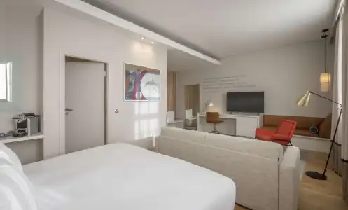 The Morrison Dublin, Curio Collection by Hilton - 10