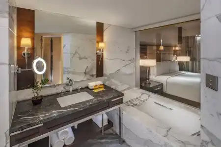 JW Marriott Mumbai Juhu - 35