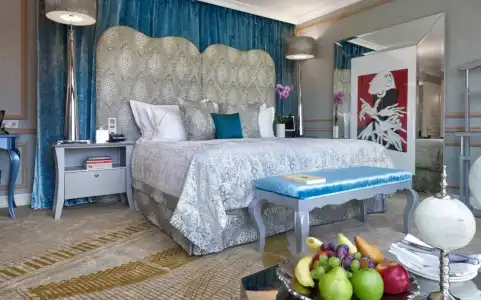 Aria Budapest by Library Collection - 81