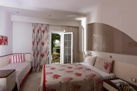 Alexandra Beach Spa Resort - 37